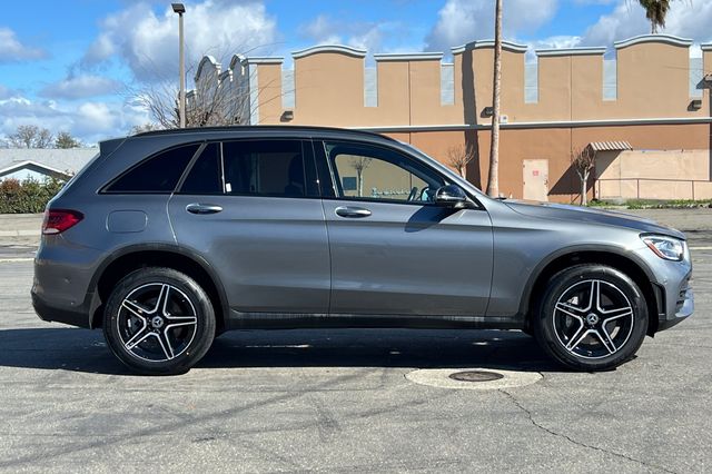 2022 Mercedes-Benz GLC GLC 300 photo 2