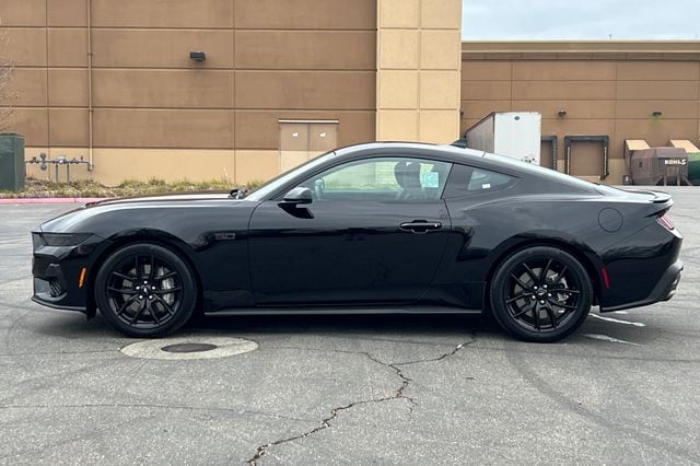 2025 Ford Mustang GT Premium photo 6
