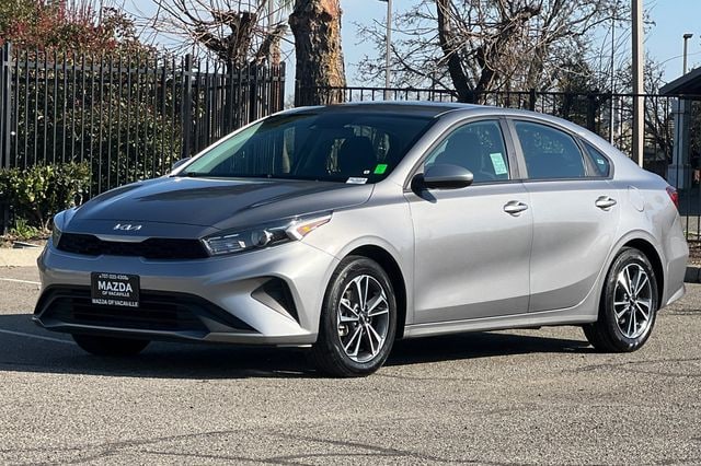 2024 Kia Forte LXS photo 3