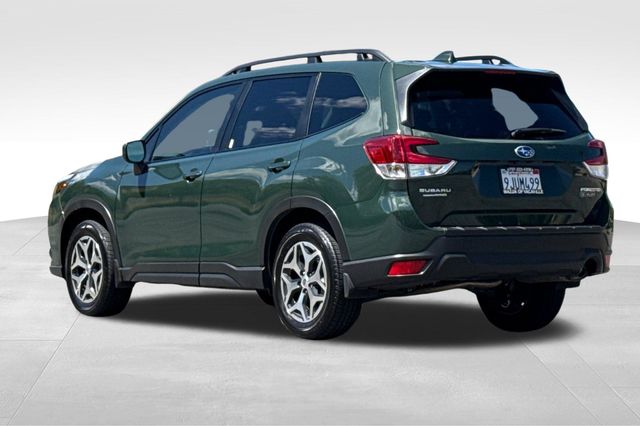 2023 Subaru Forester Premium photo 5