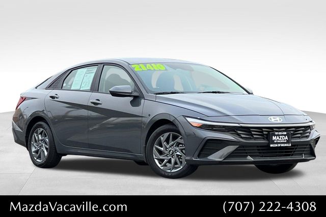 2024 Hyundai Elantra SEL's photo