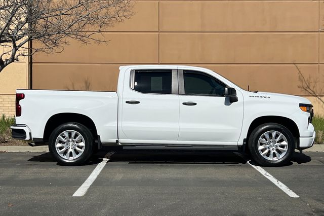 2024 Chevrolet Silverado 1500 Custom photo 2