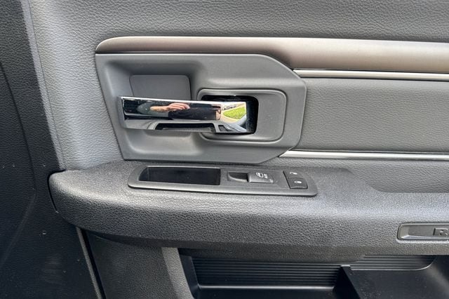 2024 RAM Ram 1500 Classic SLT - Photo 18