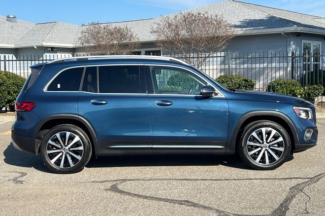2021 Mercedes-Benz GLB GLB 250 photo 2