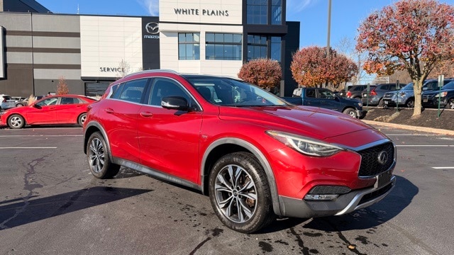 2019 INFINITI QX30 Essential's photo