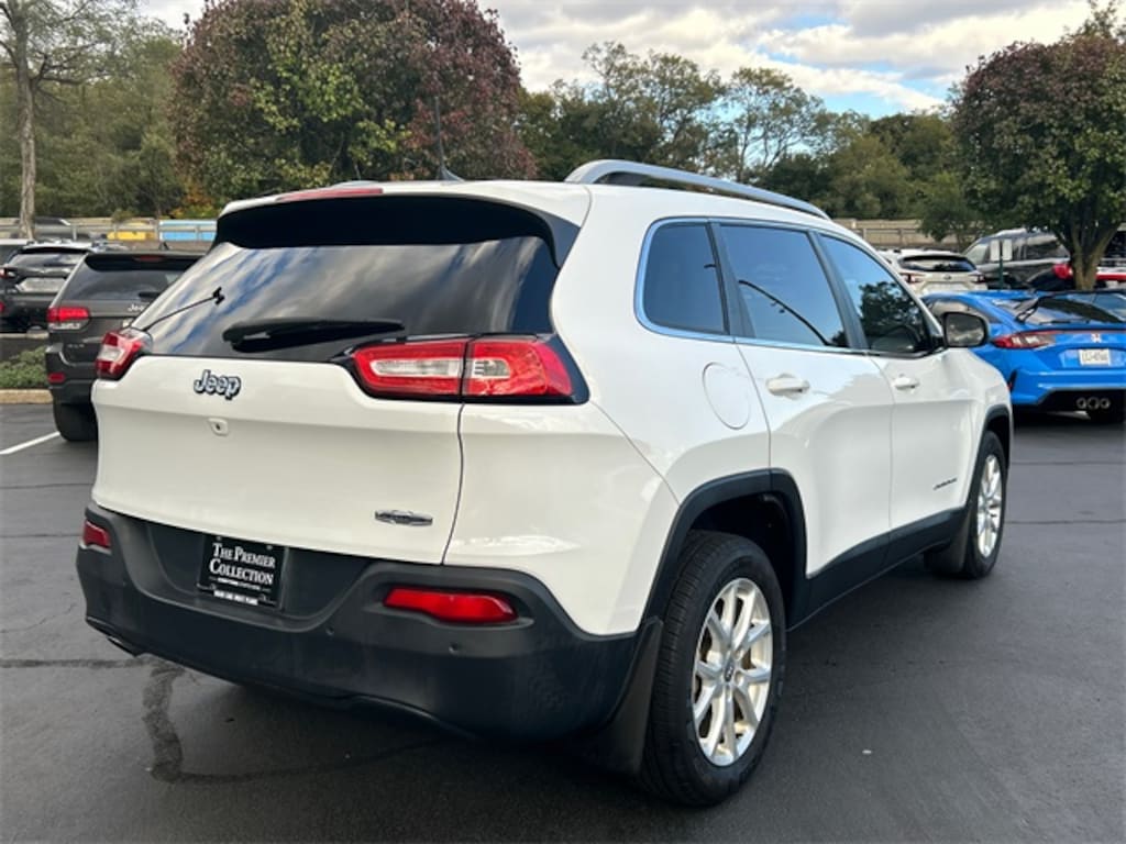 Used 2016 Jeep Cherokee Latitude SUV