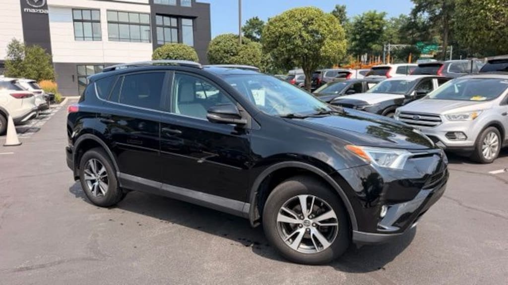 Used 2018 Toyota RAV4 XLE SUV