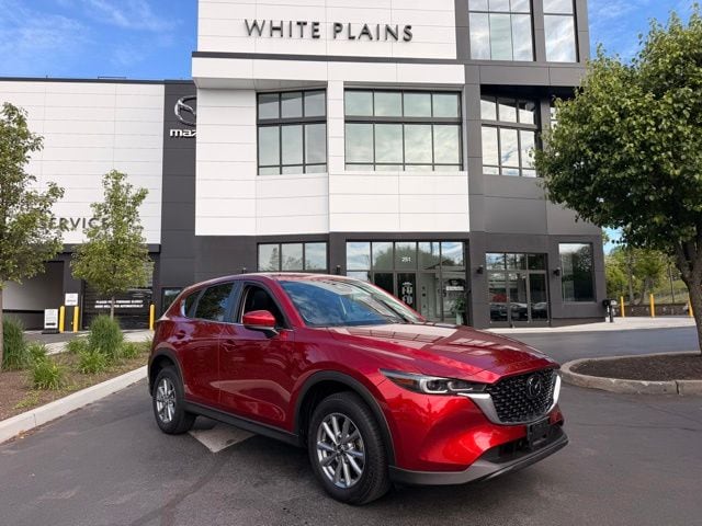 2023 Mazda CX-5 S Preferred package Auto AWD's photo