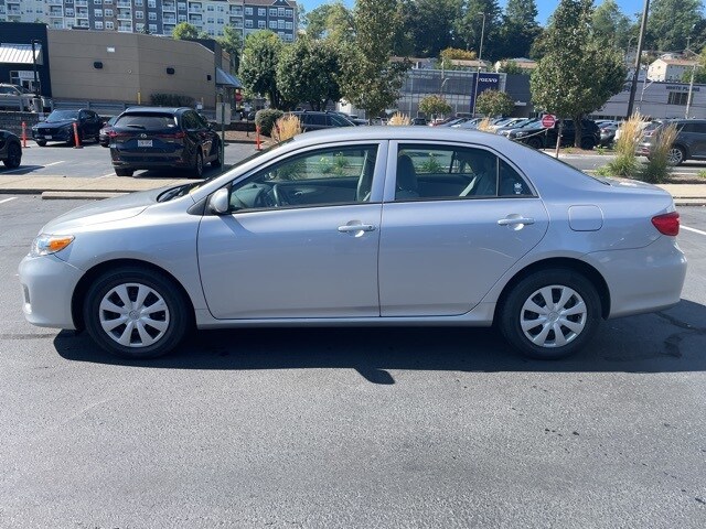 2012 Toyota Corolla L photo 3