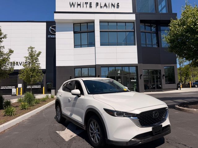 2023 Mazda CX-5 S Preferred package Auto AWD's photo
