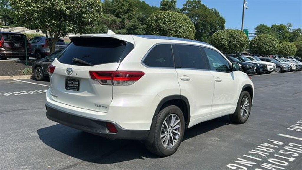 Used 2017 Toyota Highlander XLE SUV