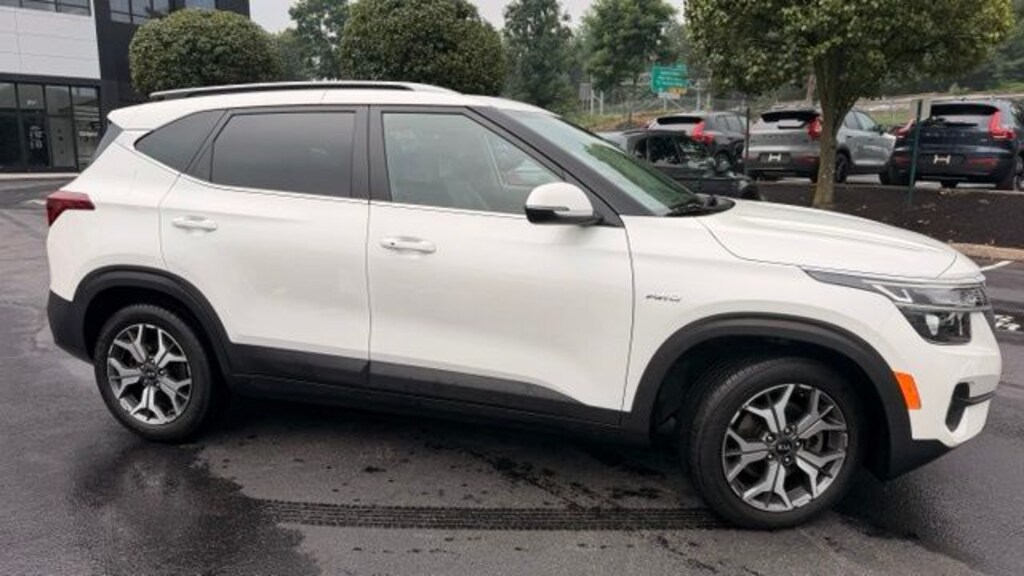 Used 2021 Kia Seltos EX SUV