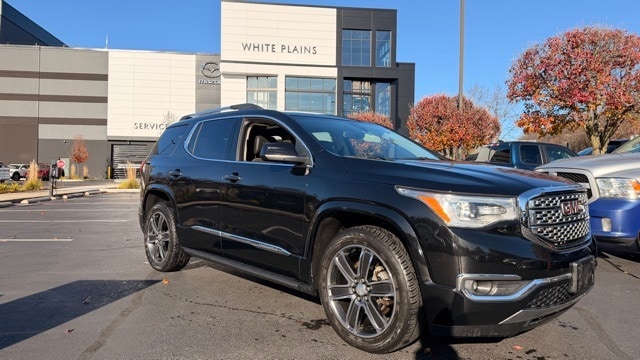 2018 GMC Acadia Denali's photo
