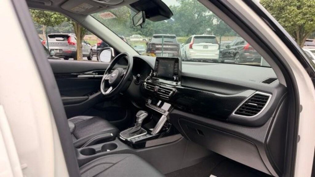 Used 2021 Kia Seltos EX SUV
