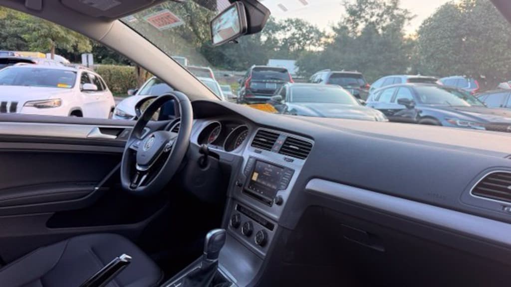Used 2017 Volkswagen Golf Wolfsburg Hatchback