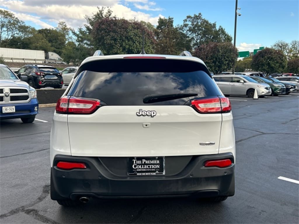 Used 2016 Jeep Cherokee Latitude SUV