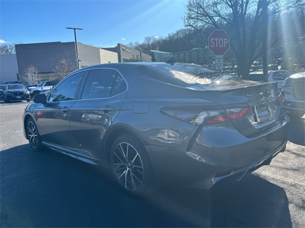 Used 2024 Toyota Camry SE Sedan