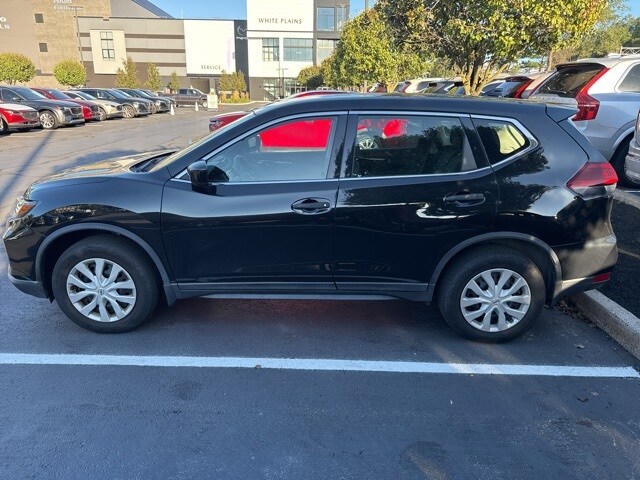 2019 Nissan Rogue S photo 2