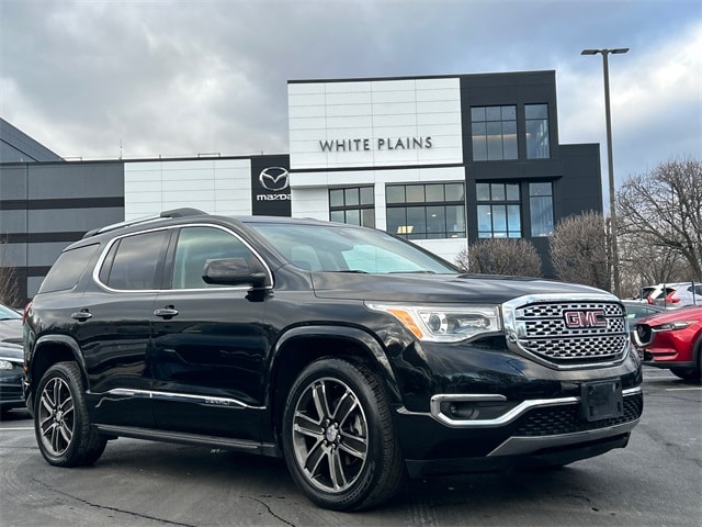 2018 GMC Acadia Denali's photo