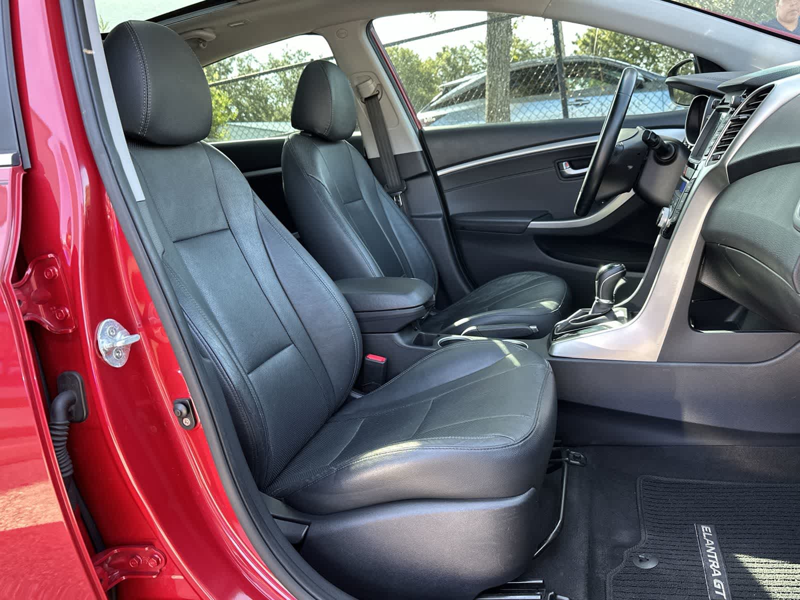Thumbnail: 2015 Hyundai Elantra - 14