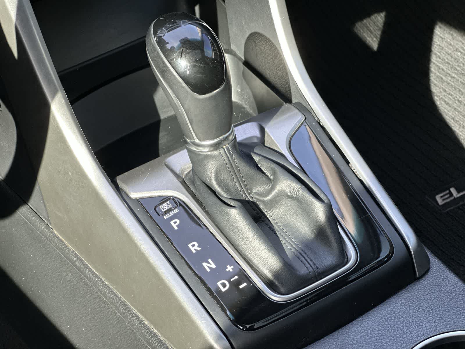 Thumbnail: 2015 Hyundai Elantra - 17