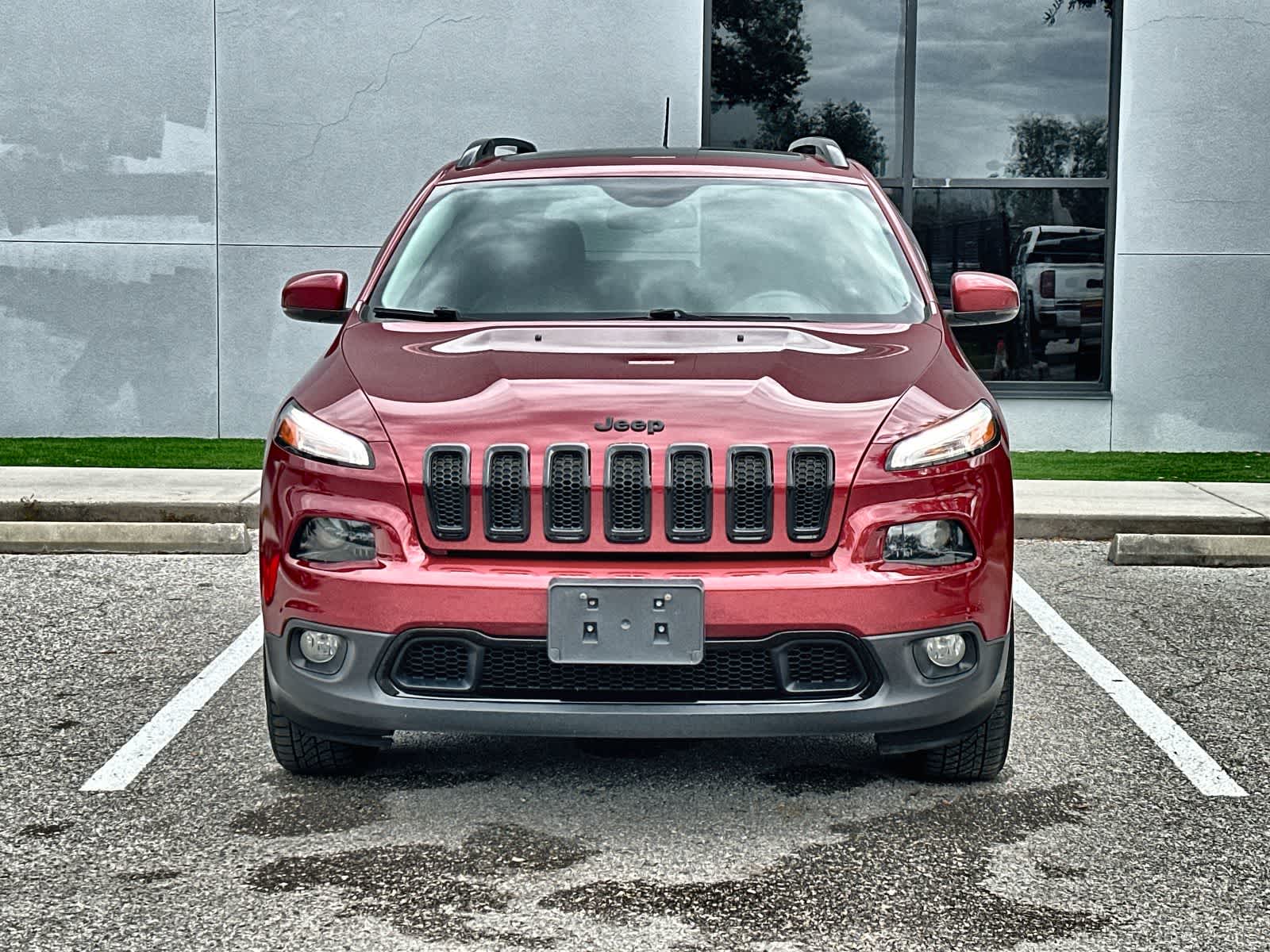 Thumbnail: 2017 Jeep Cherokee - 12