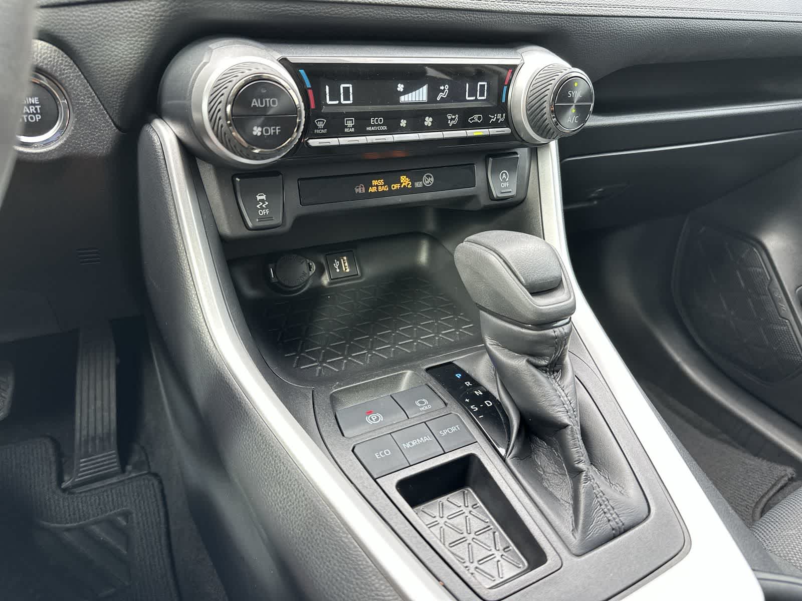 Thumbnail: 2024 Toyota RAV4 - 22