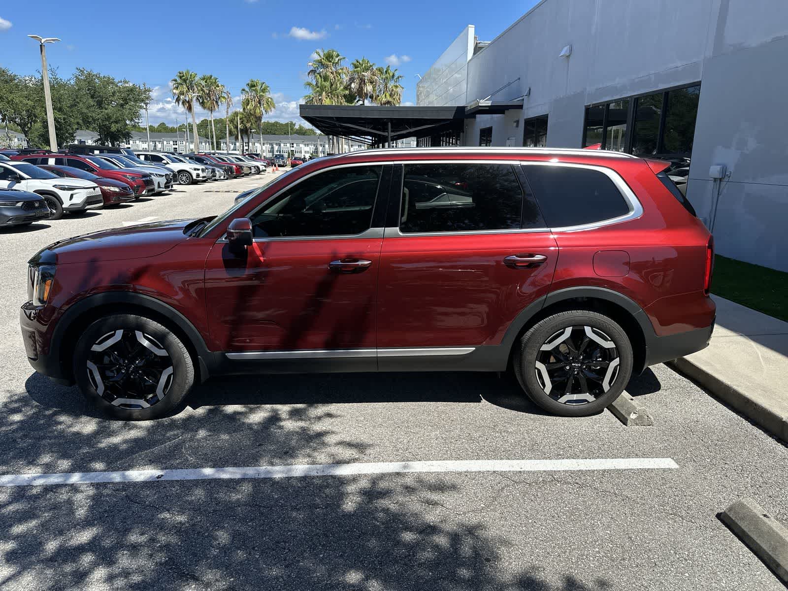 Thumbnail: 2024 Kia Telluride - 4