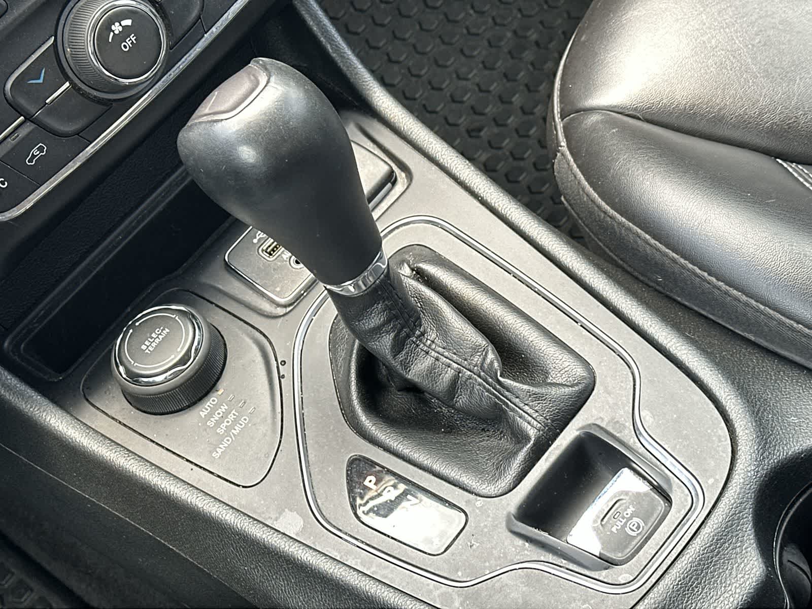 2019 Jeep Cherokee Latitude 17
