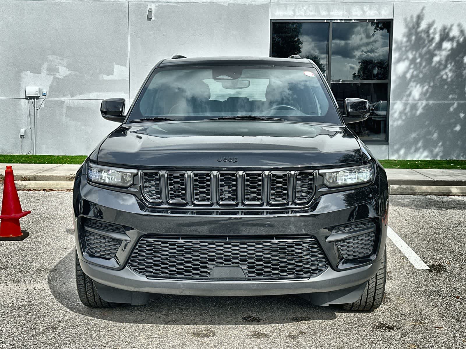 Thumbnail: 2023 Jeep Grand Cherokee - 6