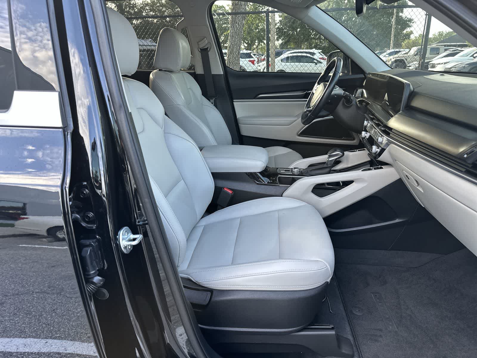 Thumbnail: 2024 Kia Telluride - 8