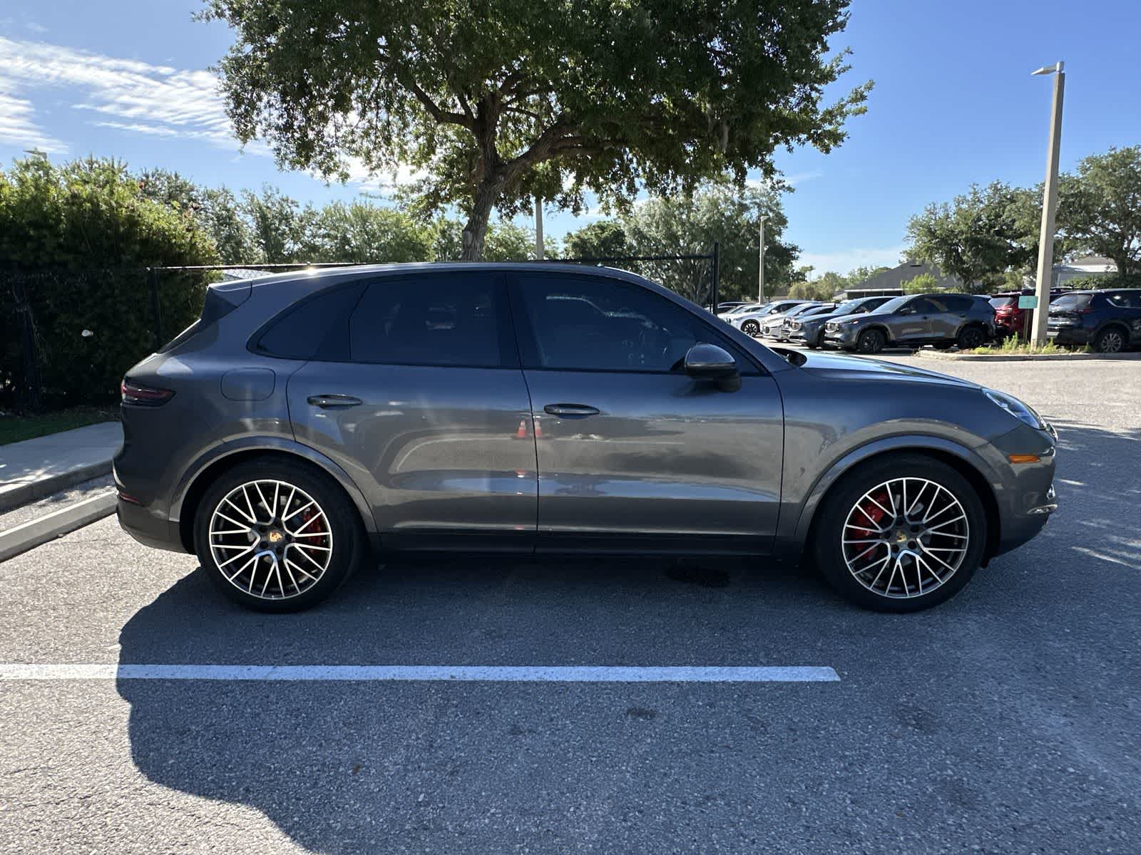 Thumbnail: 2019 Porsche Cayenne - 9