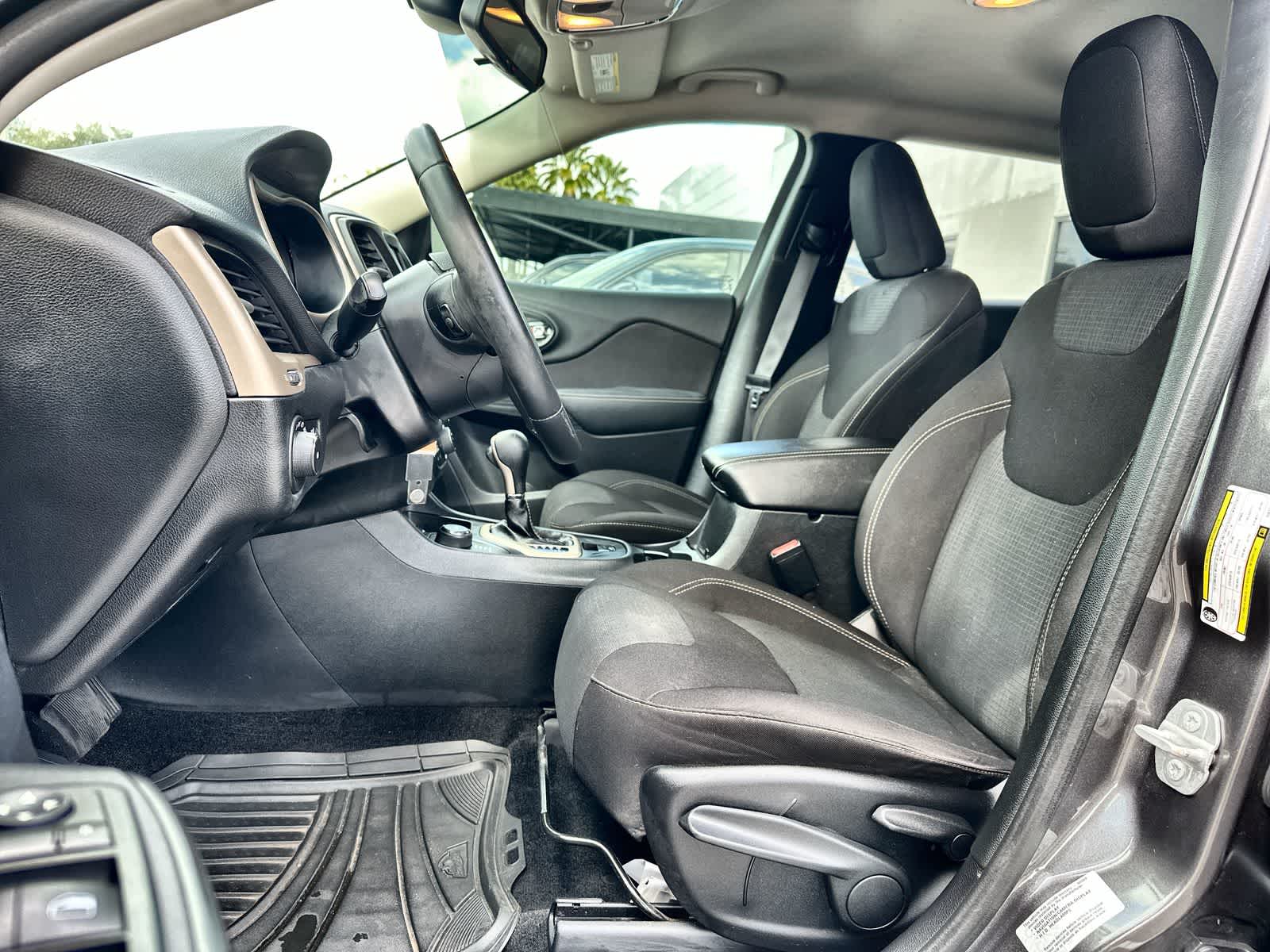 Thumbnail: 2016 Jeep Cherokee - 3