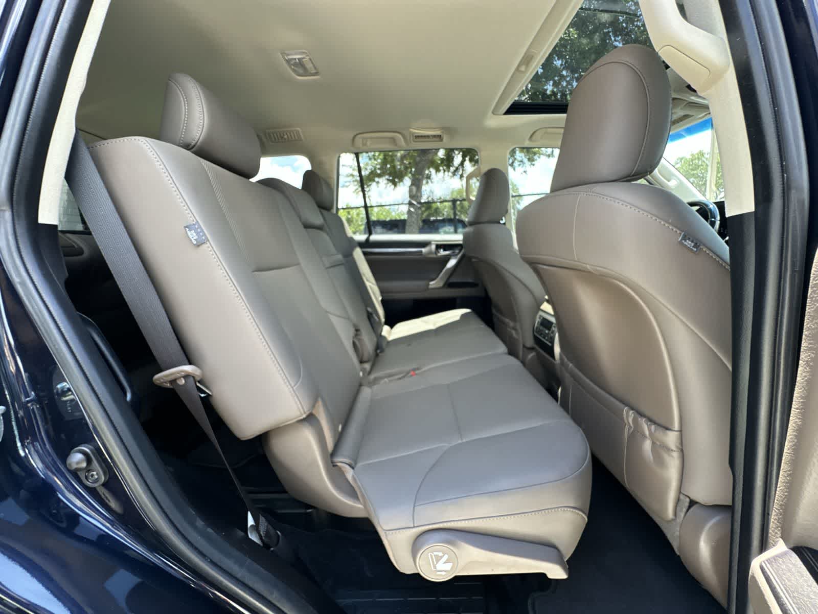 Thumbnail: 2021 Lexus GX - 18