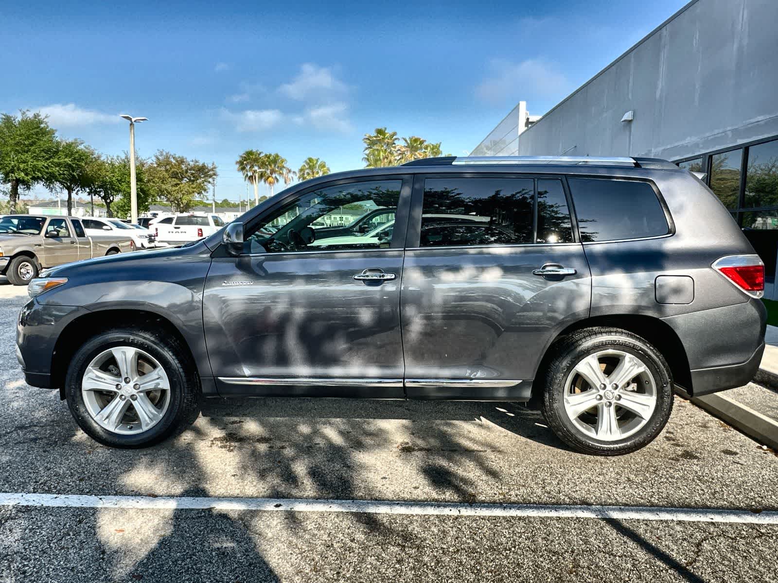 Thumbnail: 2013 Toyota Highlander - 6