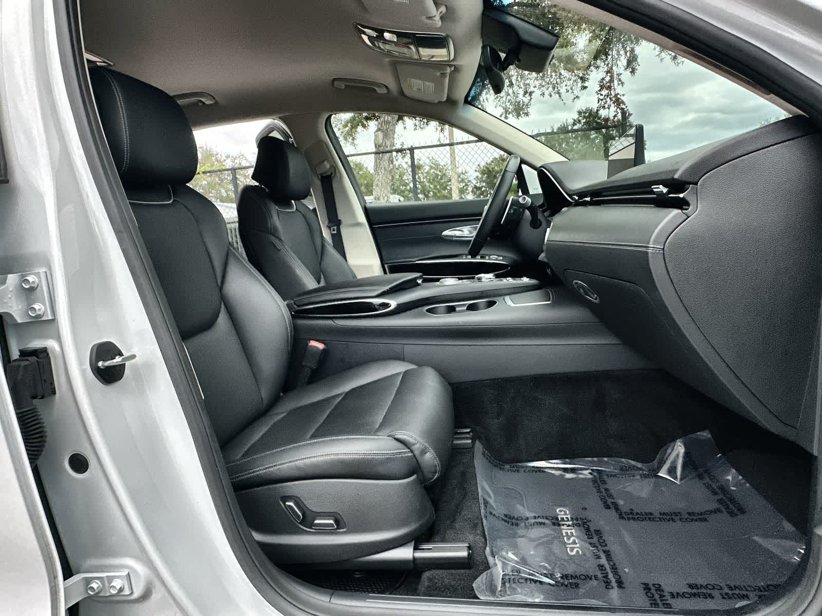 Thumbnail: 2025 Genesis GV70 - 14