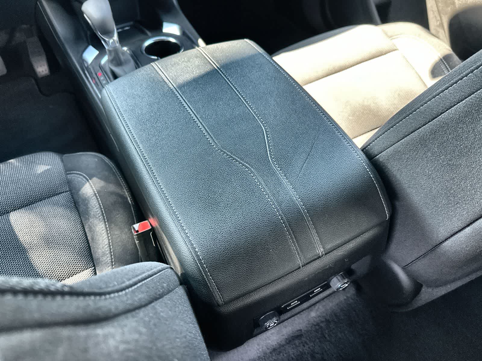 Thumbnail: 2022 Chevrolet Traverse - 16