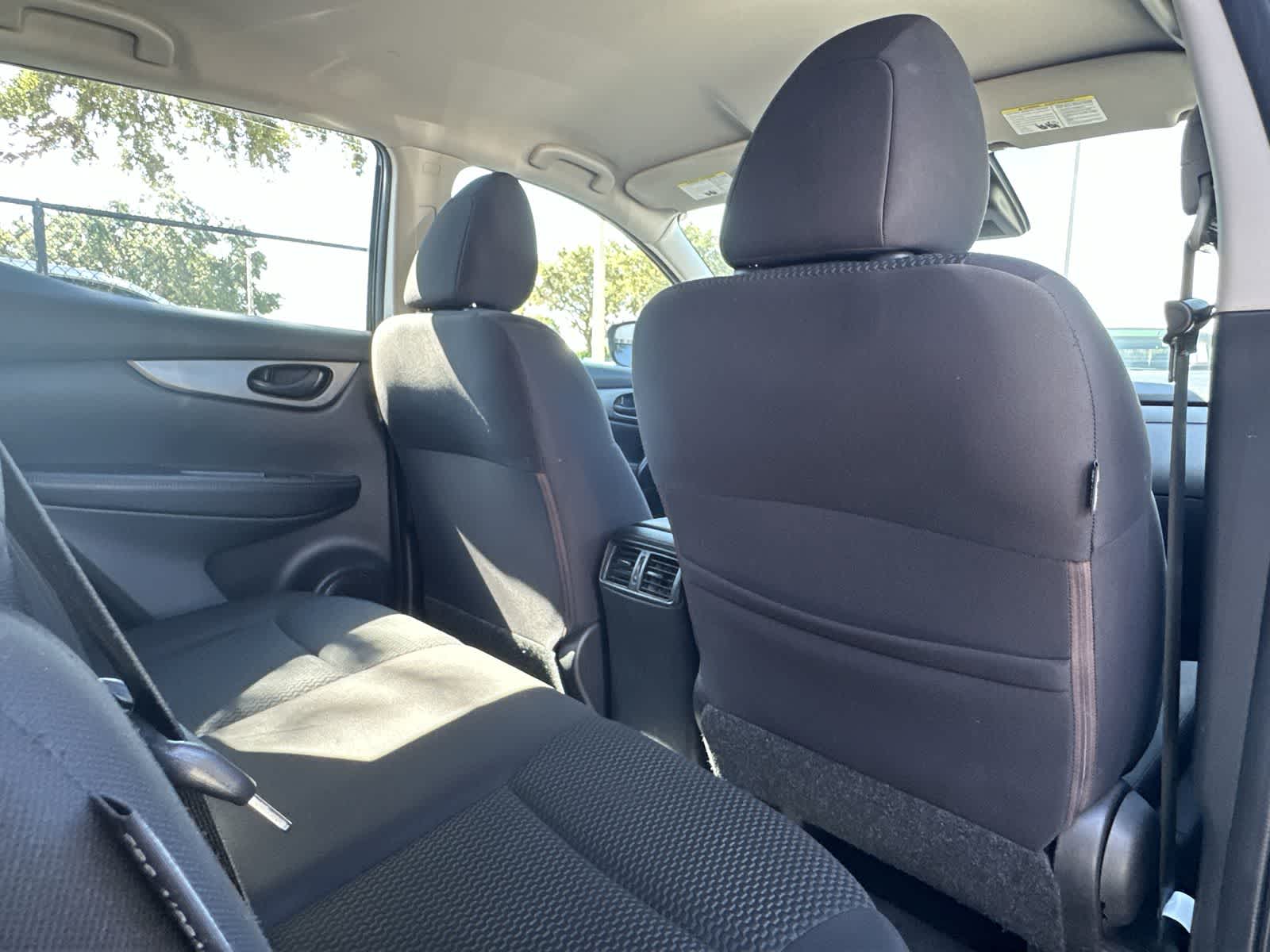 Thumbnail: 2020 Nissan Rogue Sport - 12