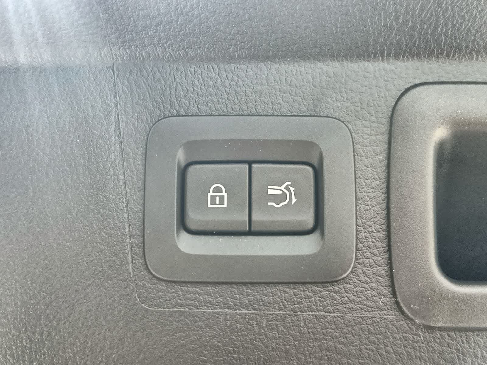 Thumbnail: 2026 Mazda CX-50 - 17