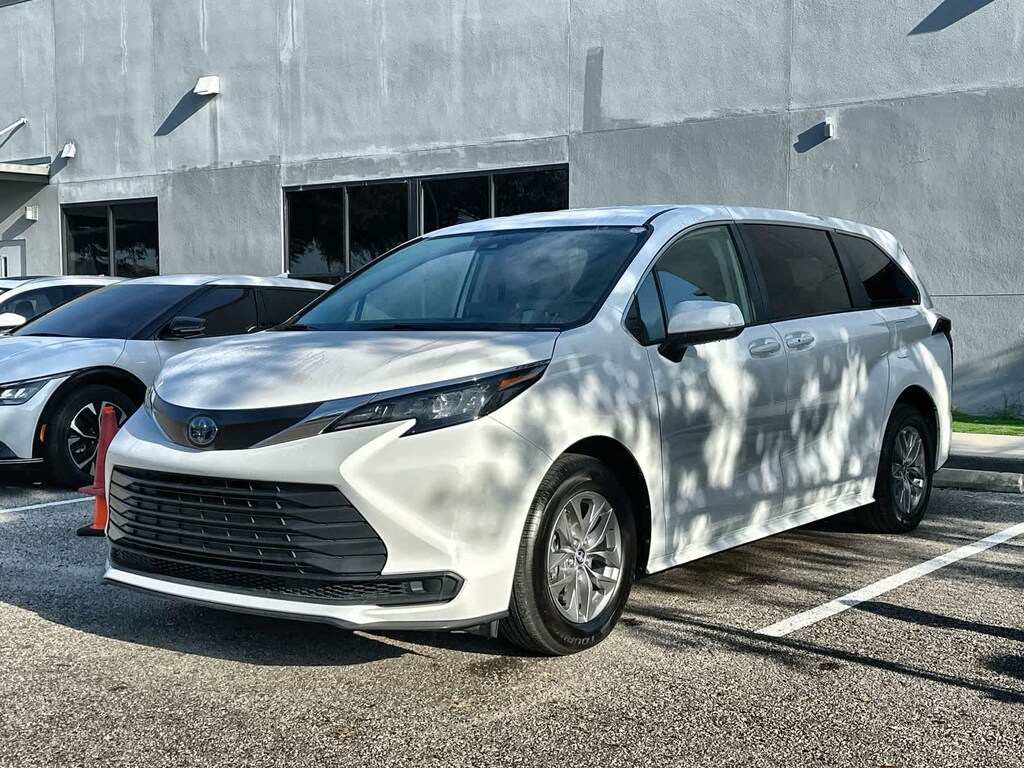 Used 2024 Toyota Sienna LE Van