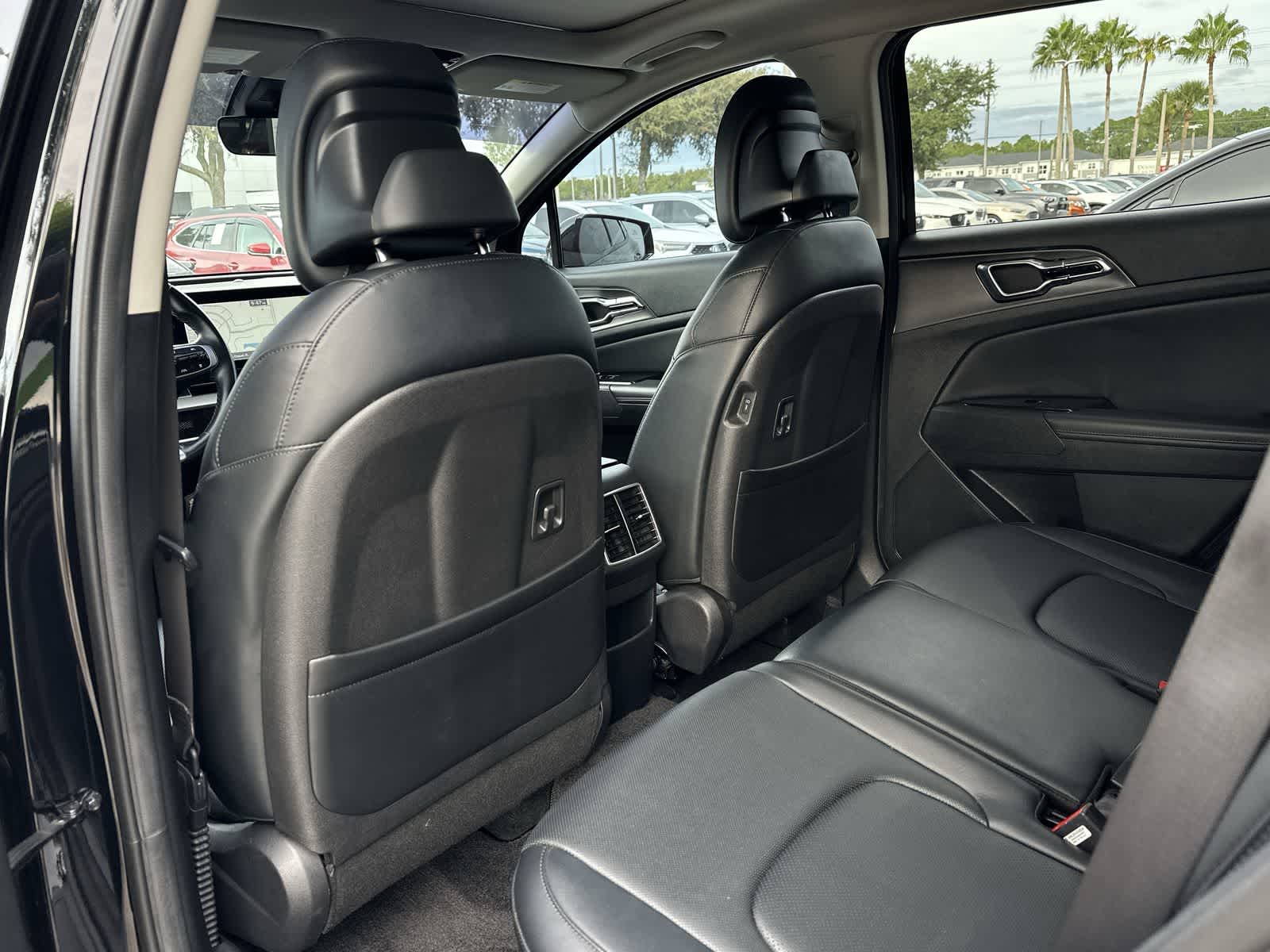 Thumbnail: 2023 Kia Sportage - 11
