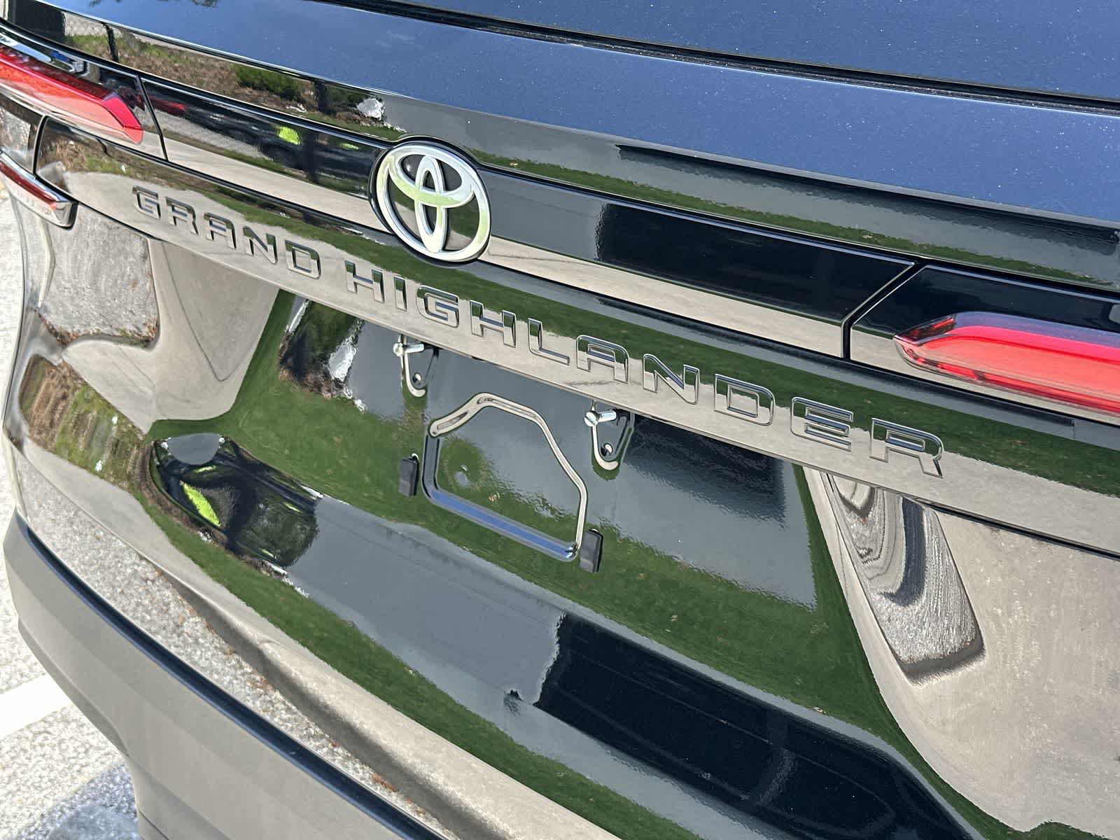Thumbnail: 2024 Toyota Grand Highlander - 15