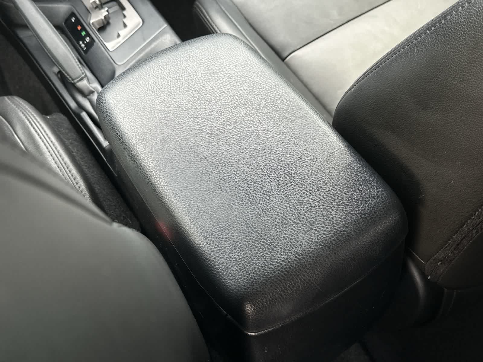 Thumbnail: 2018 Toyota RAV4 - 16
