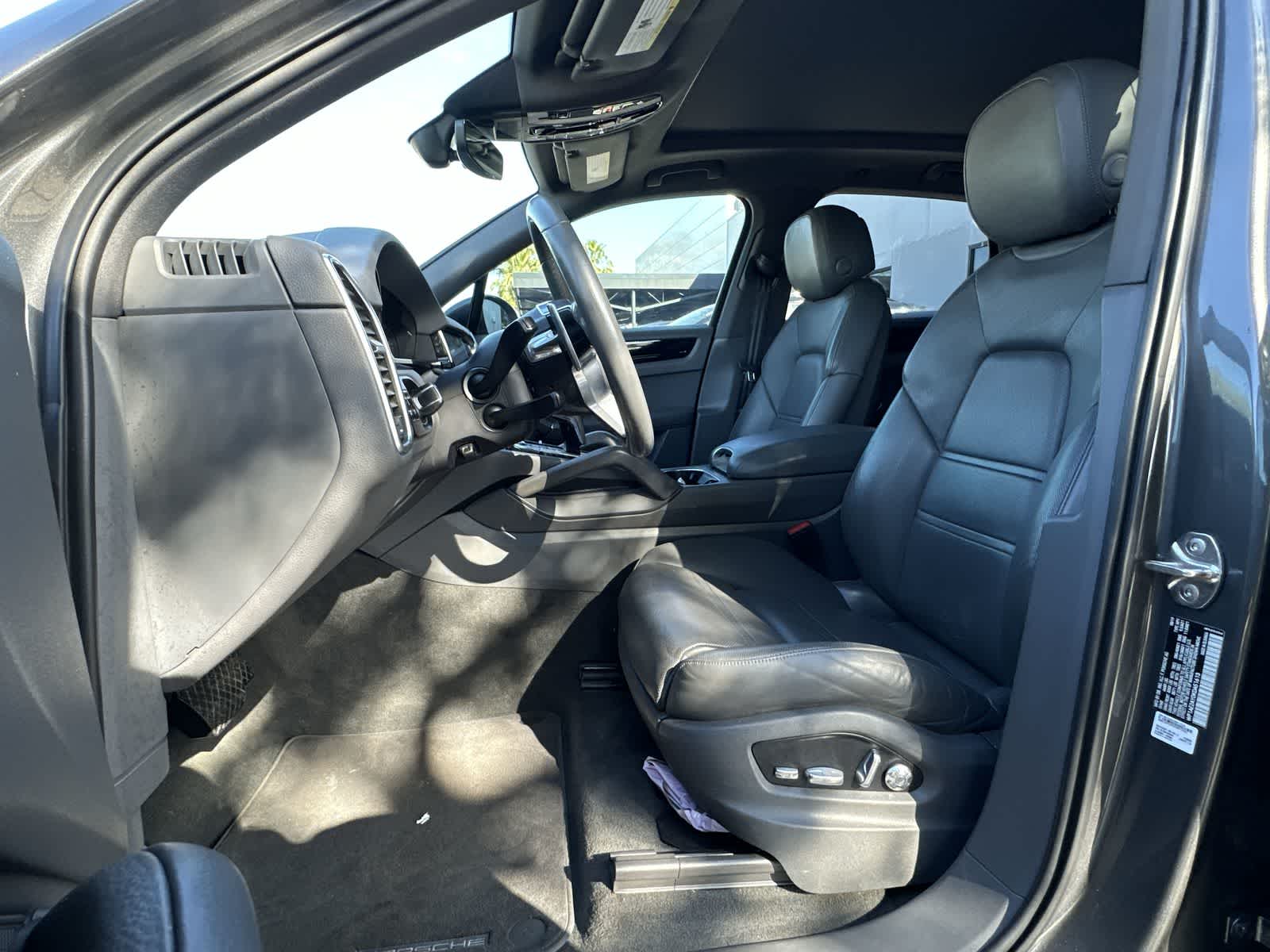 Thumbnail: 2019 Porsche Cayenne - 3