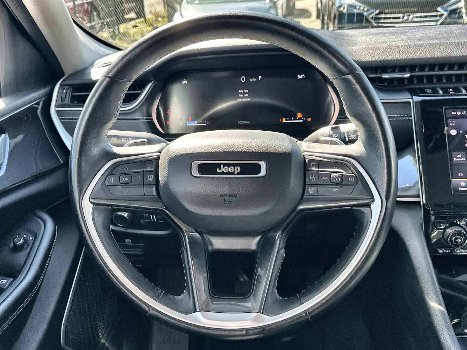 Thumbnail: 2022 Jeep Grand Cherokee L - 15