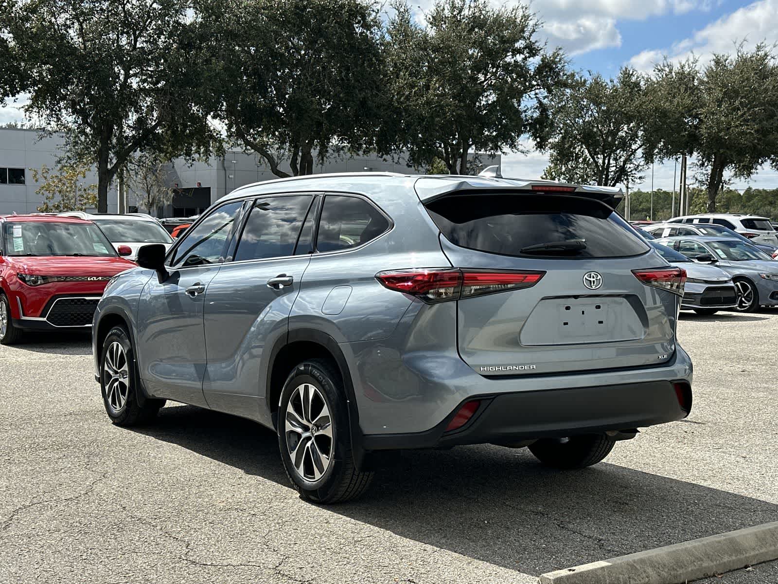 Thumbnail: 2022 Toyota Highlander - 4