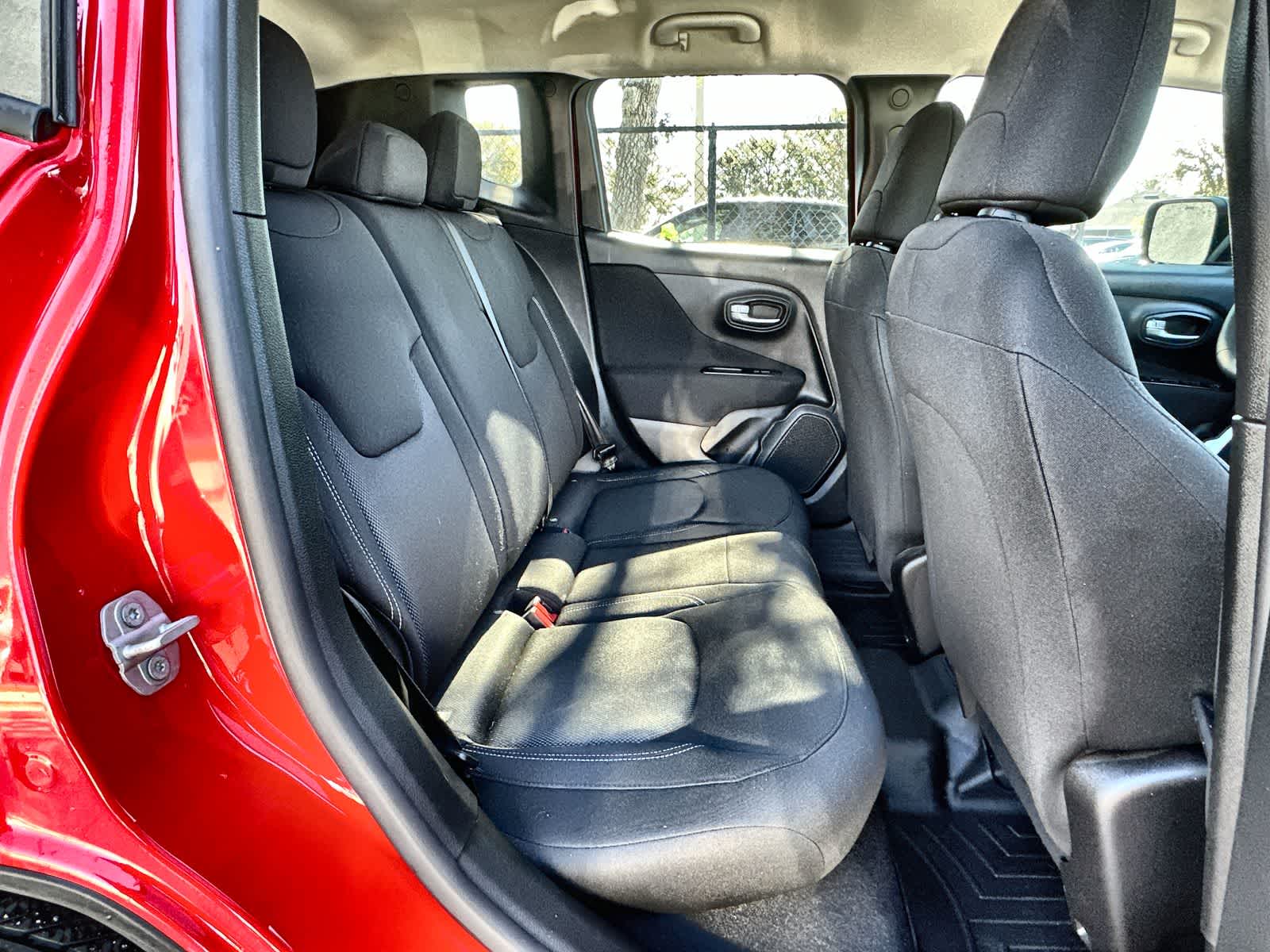 Thumbnail: 2020 Jeep Renegade - 19