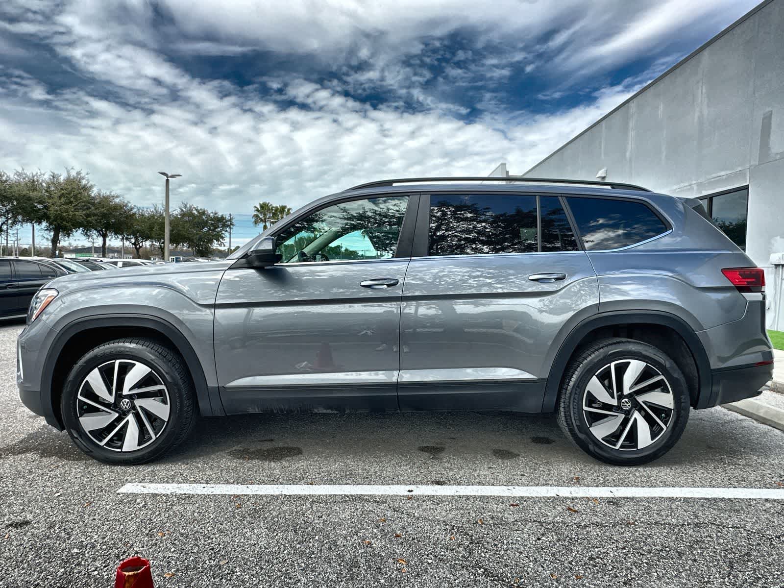 Thumbnail: 2024 Volkswagen Atlas - 5