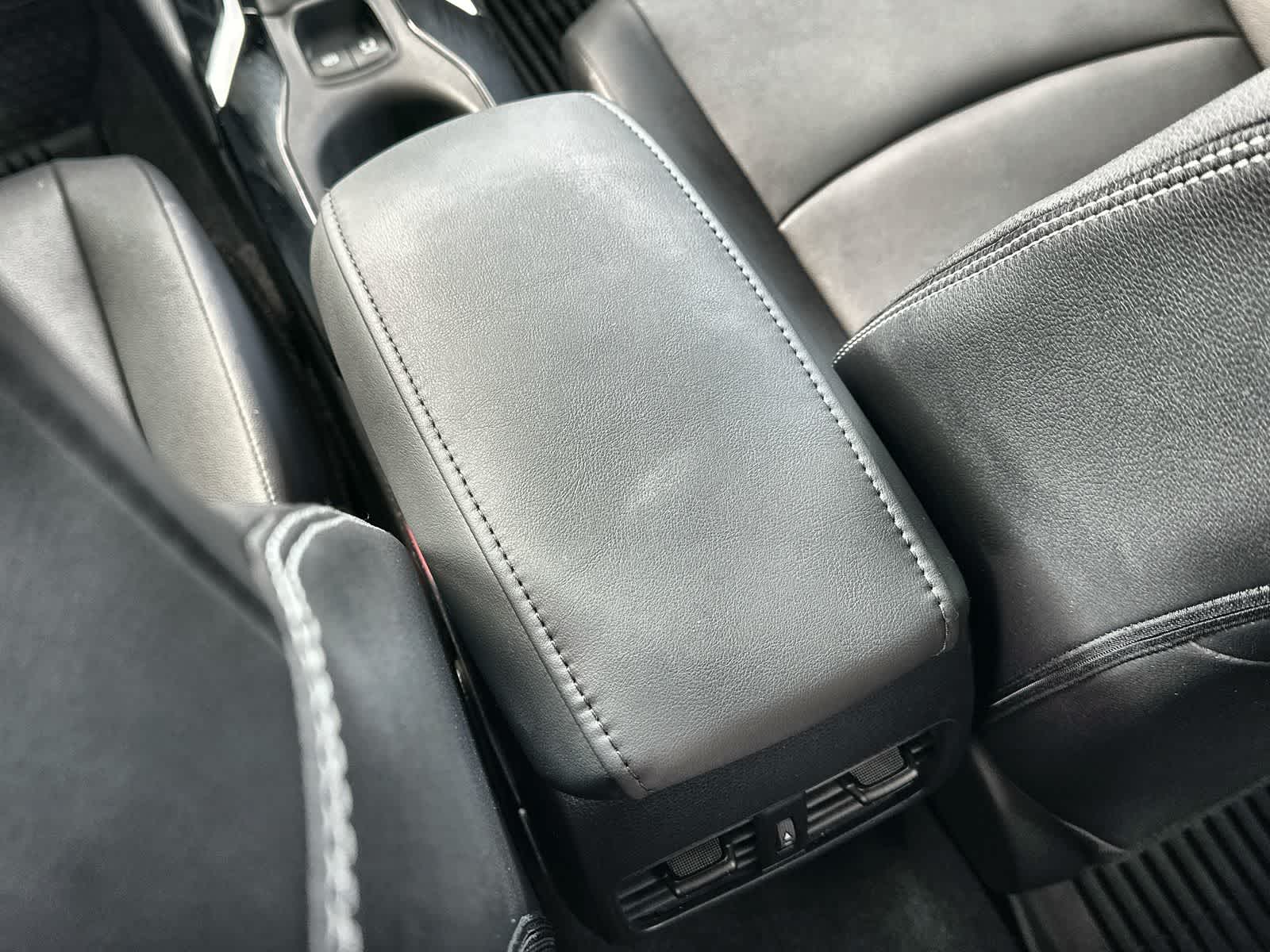 Thumbnail: 2022 Toyota Corolla Cross - 22