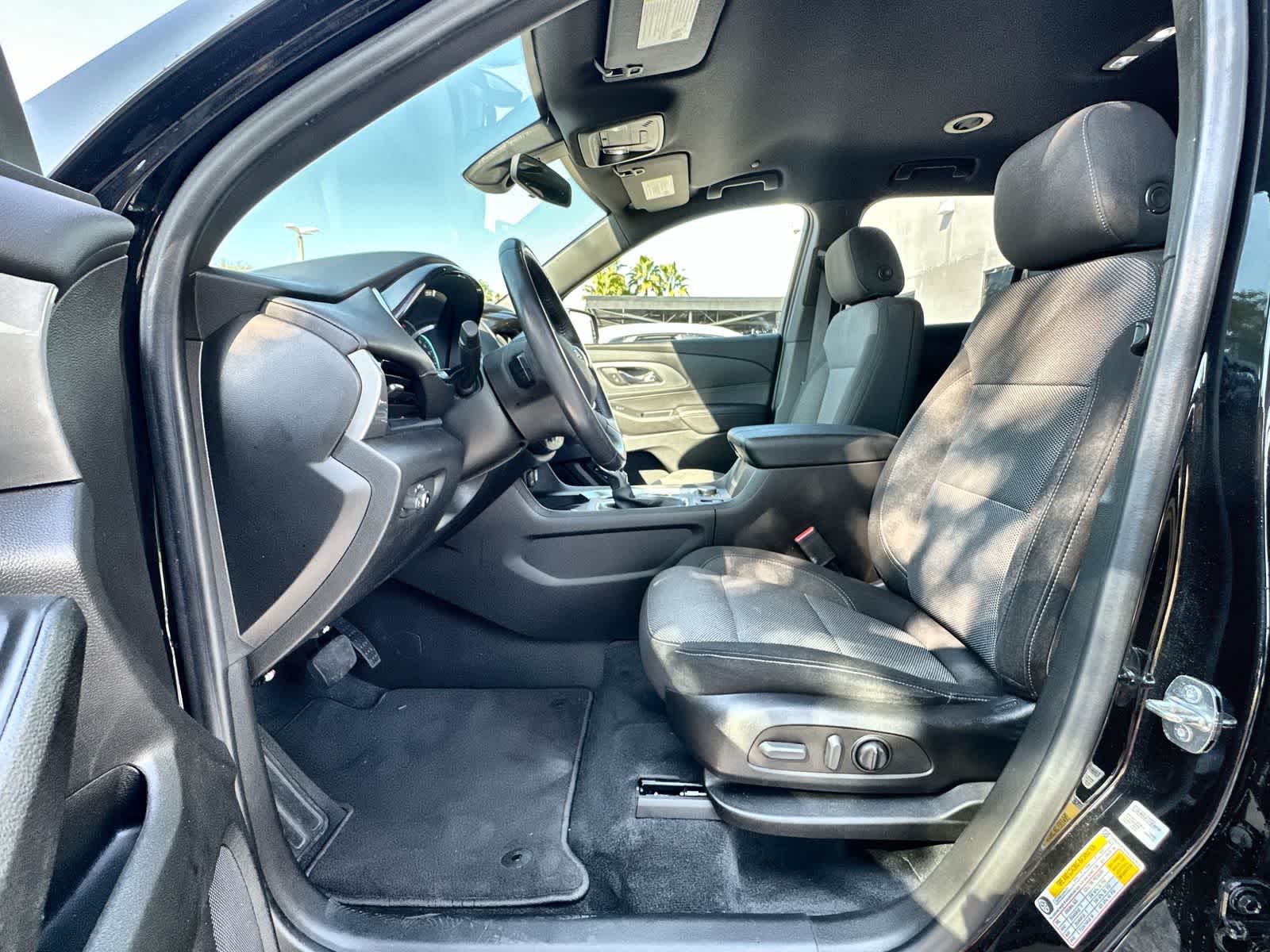 Thumbnail: 2022 Chevrolet Traverse - 2